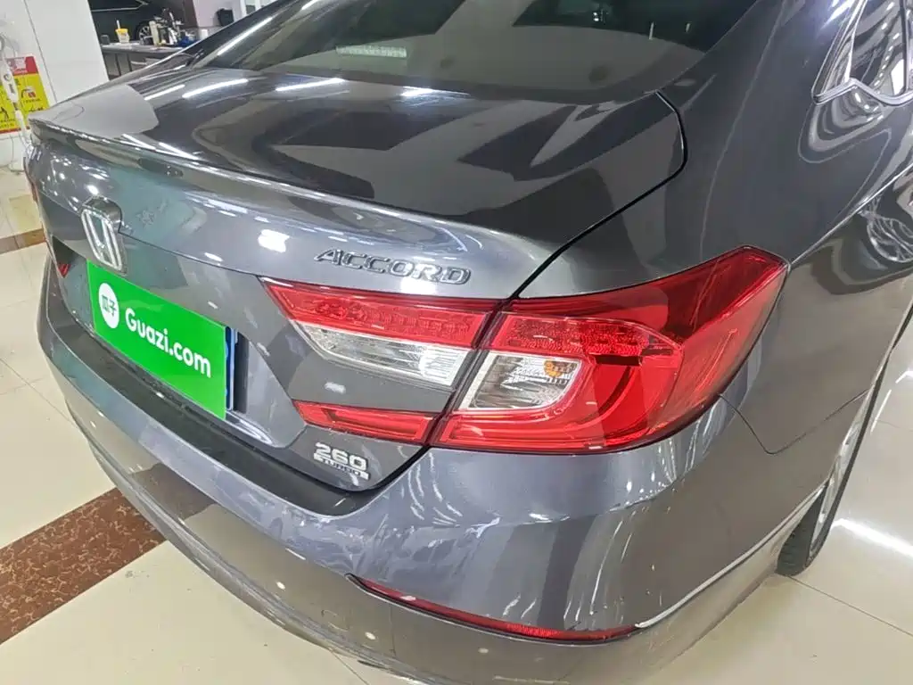 Honda Accord — миниатюра 8