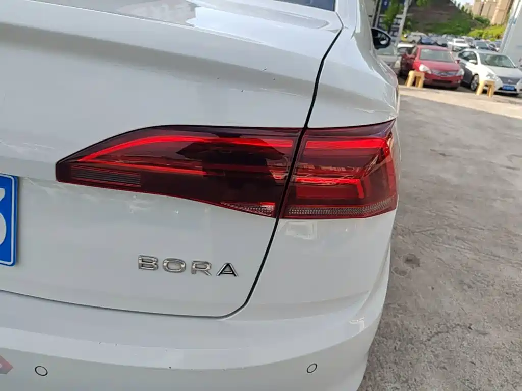 Volkswagen Bora 2021 1.5L AT Comfort Smart Connect