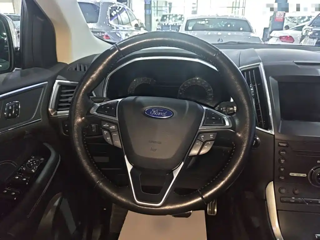 Ford Edge — миниатюра 11