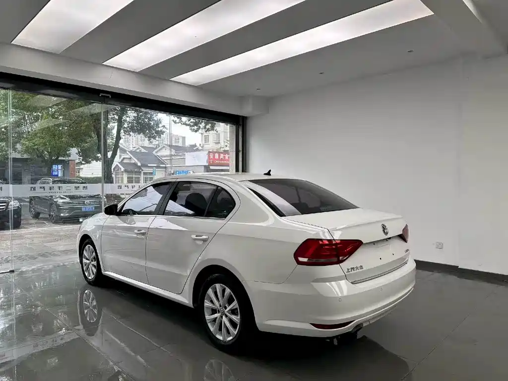 Volkswagen Lavida — миниатюра 7