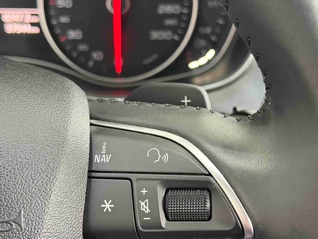 Audi A6L — миниатюра 12