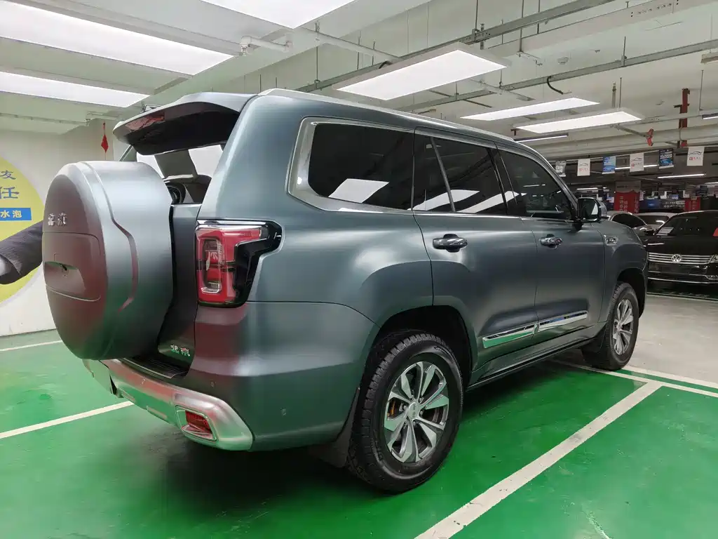 BAIC BJ60 2022 2.0T мест