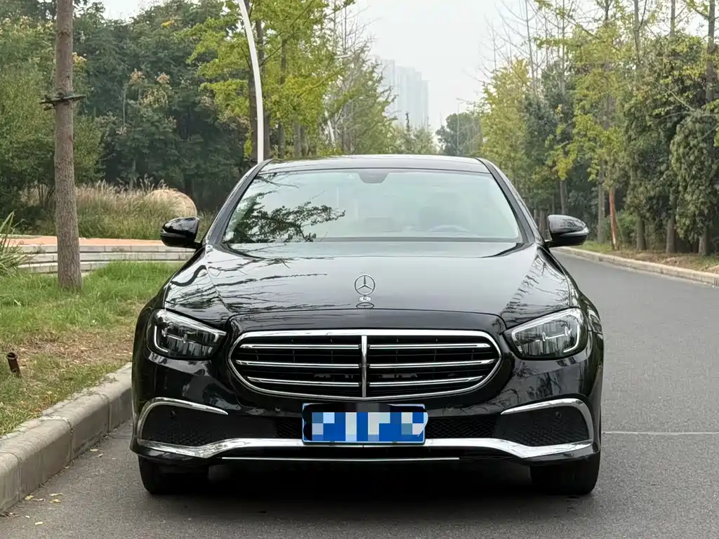 Mercedes-Benz E-Class — миниатюра 2