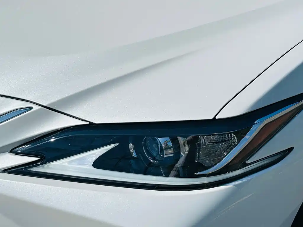Lexus ES — миниатюра 7