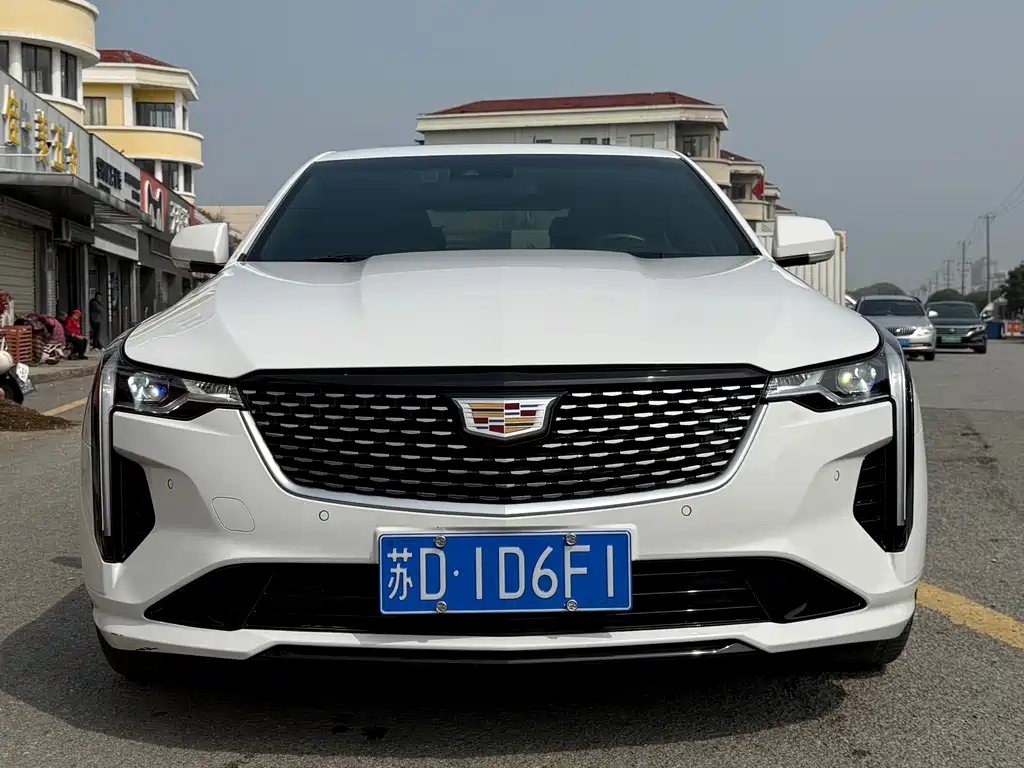 Купить Cadillac CT4