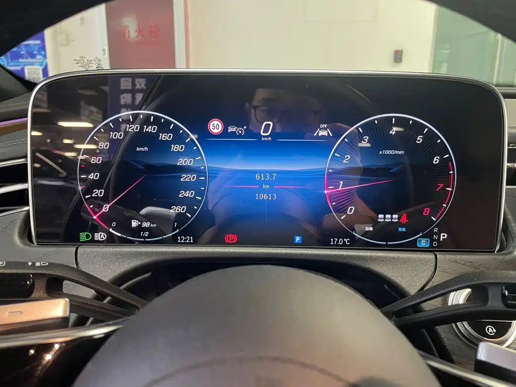 Mercedes-Benz E-Class (Import) — миниатюра 9