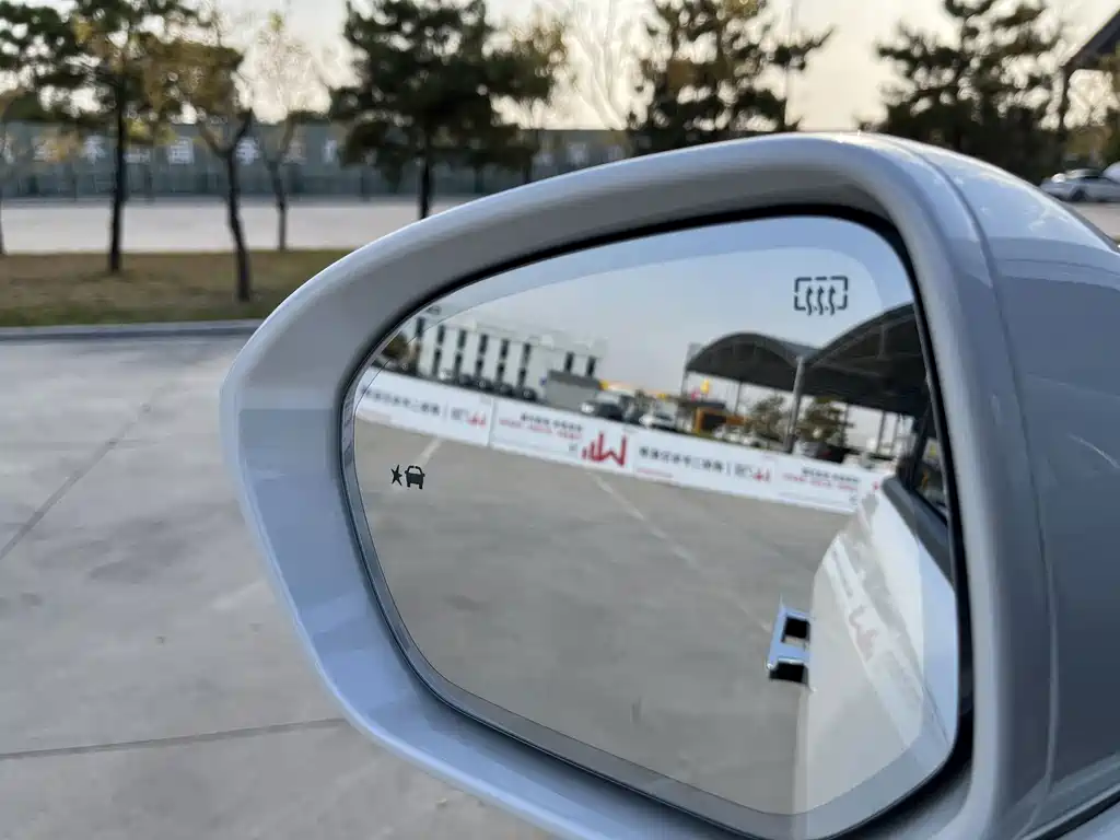 Buick GL8 — миниатюра 8