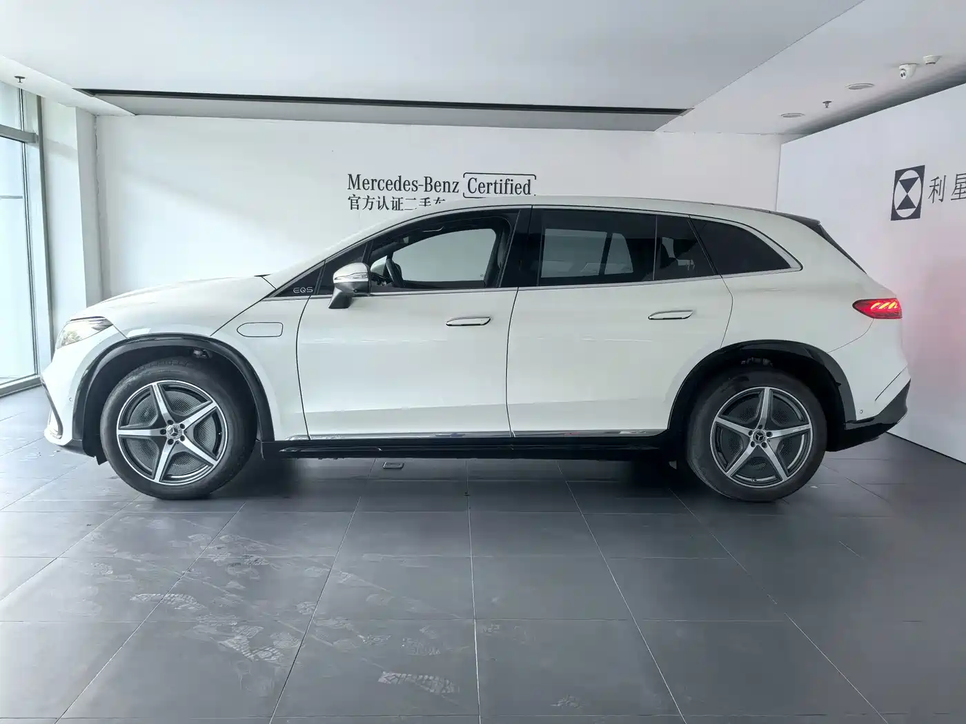 Mercedes-Benz EQS SUV