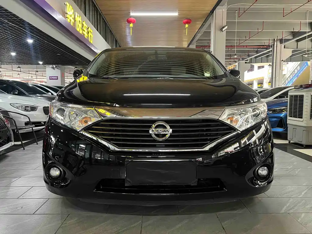 Купить Nissan Quest