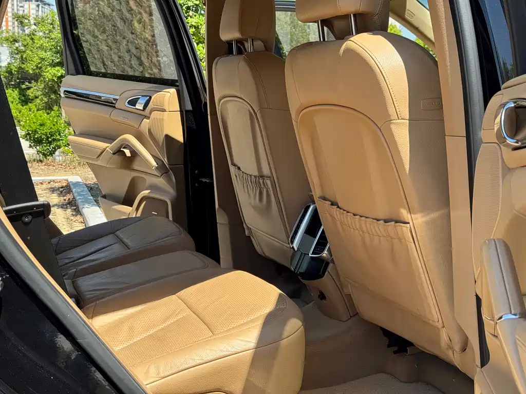 Porsche Cayenne — миниатюра 17