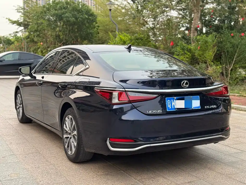 Lexus ES — миниатюра 5