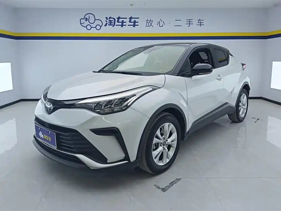 Купить Toyota IZOA