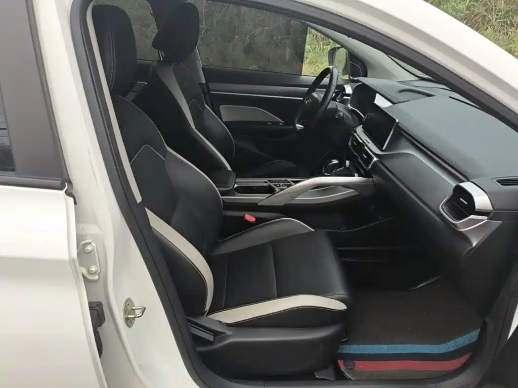 Geely Binyue — миниатюра 25