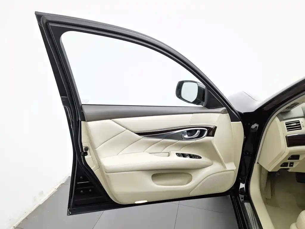 Infiniti Q70 — миниатюра 8