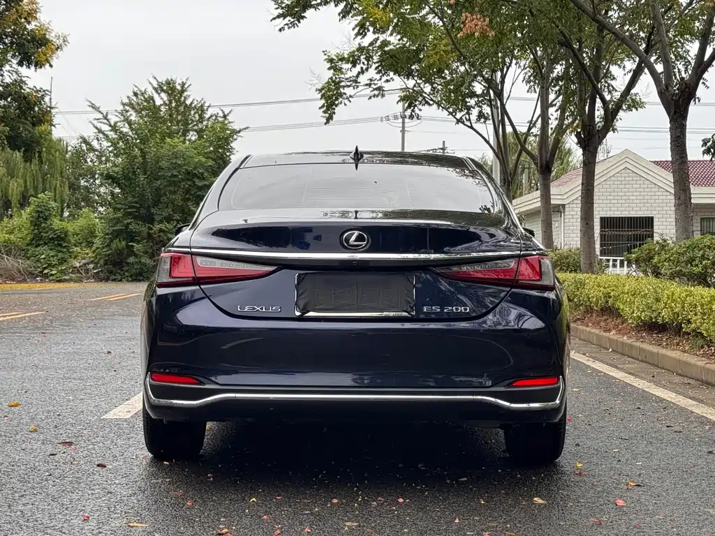 Lexus ES — миниатюра 9