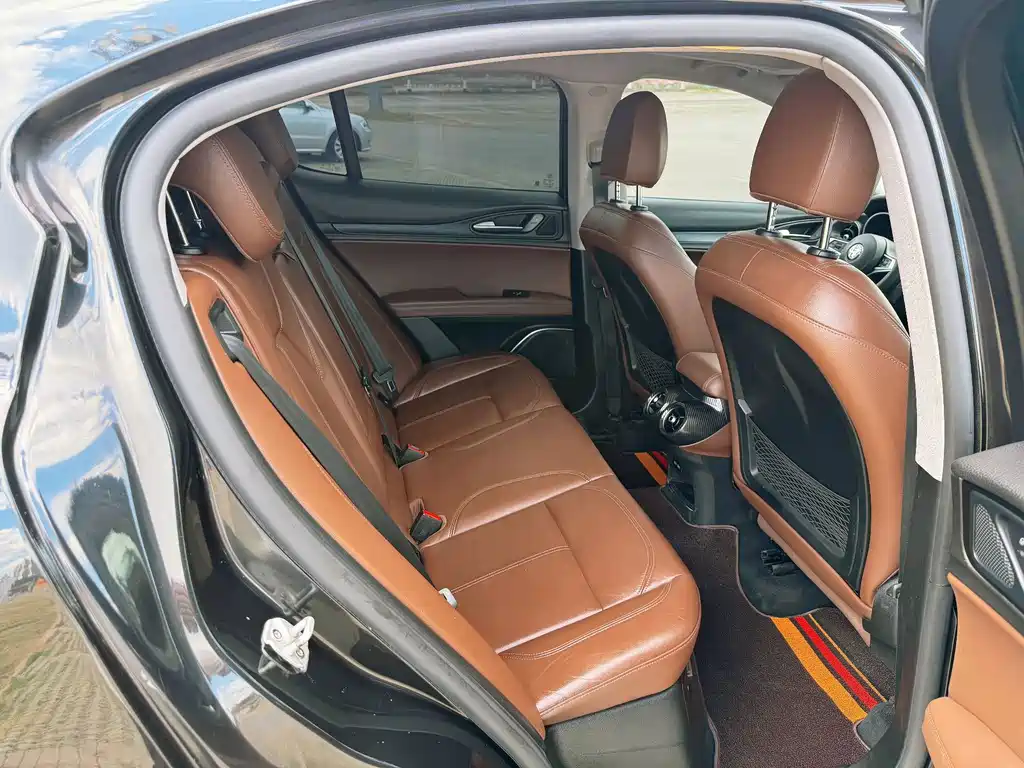 Alfa Romeo Stelvio — миниатюра 14