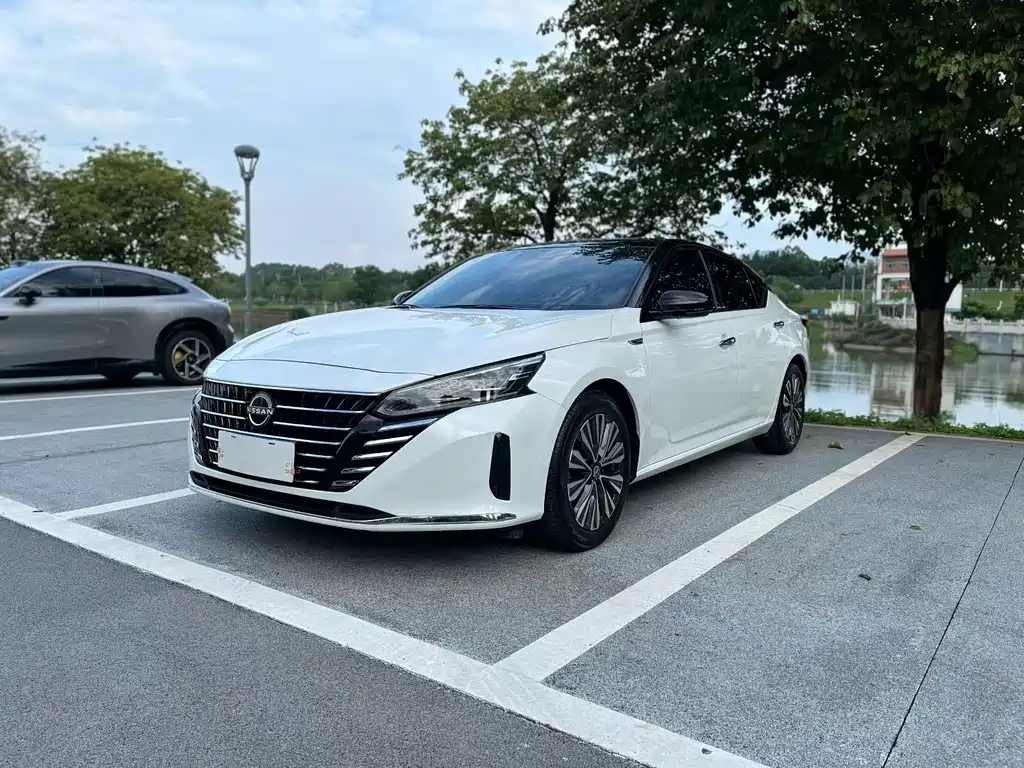 Купить Nissan Teana