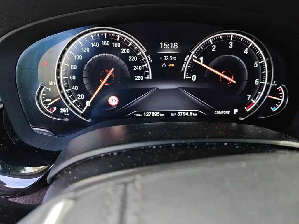 BMW 5 Series — миниатюра 5