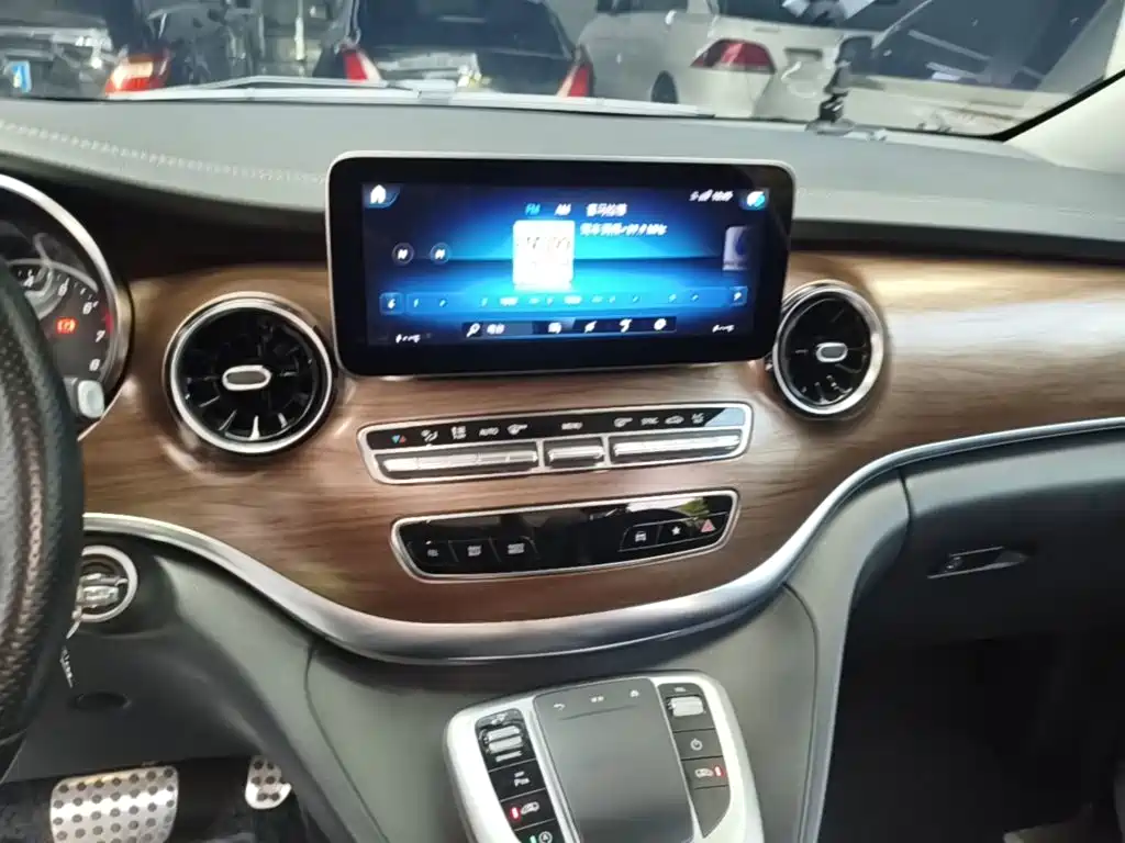 Mercedes-Benz V-Class — миниатюра 13