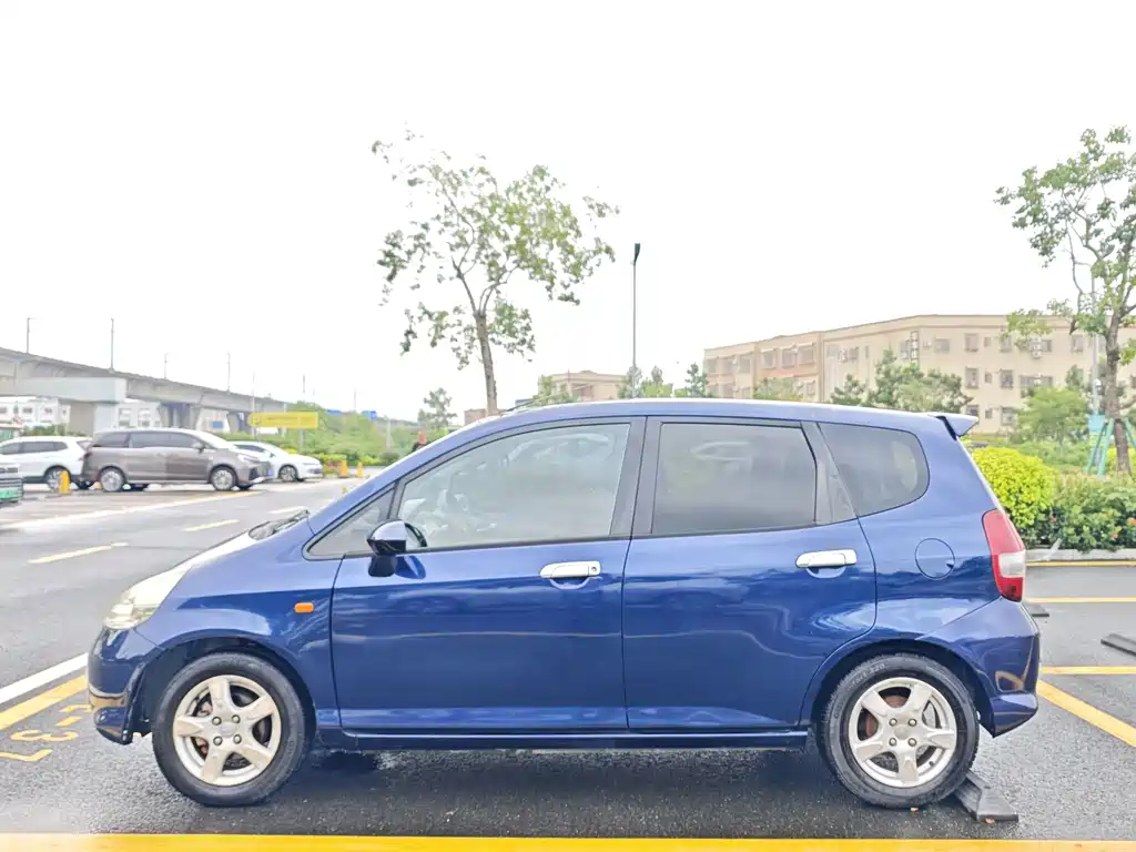 Honda Fit — миниатюра 4
