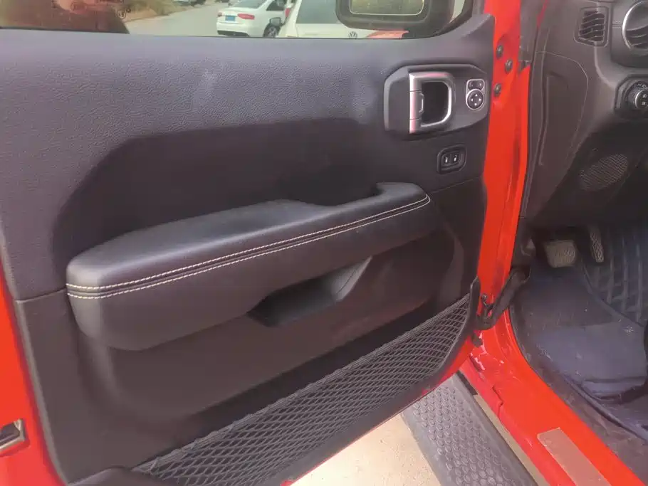 Jeep Wrangler — миниатюра 7