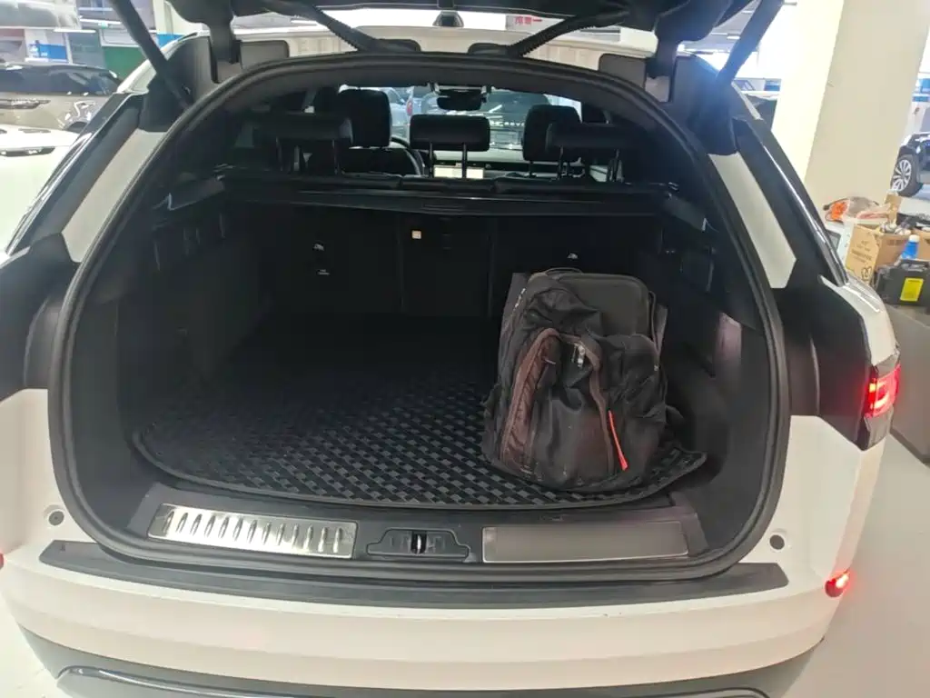 Land Rover Velar — миниатюра 19