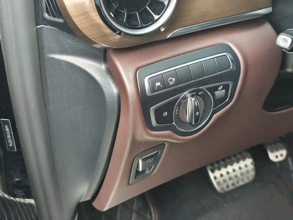 Mercedes-Benz V-Class — миниатюра 17