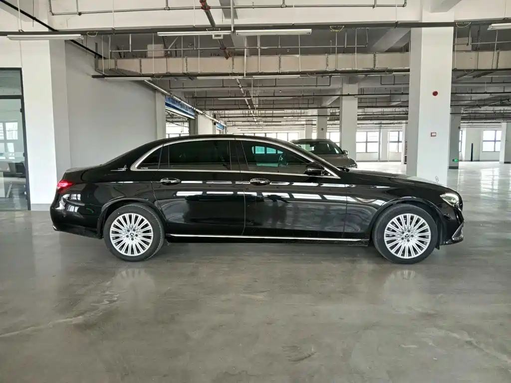 Mercedes-Benz E-Class — миниатюра 3