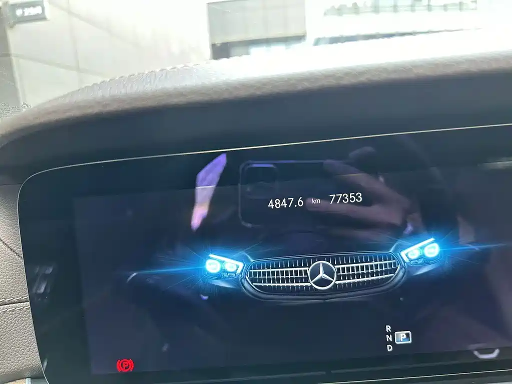 Mercedes-Benz E-Class — миниатюра 10