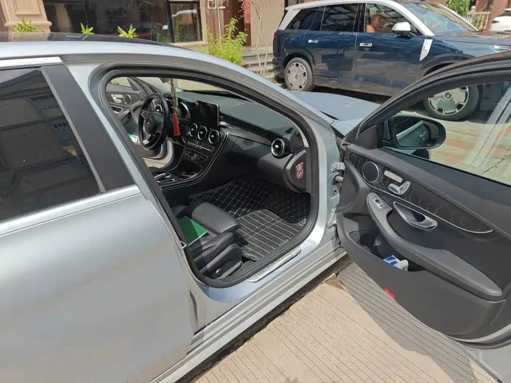 Mercedes-Benz C-Class — миниатюра 18