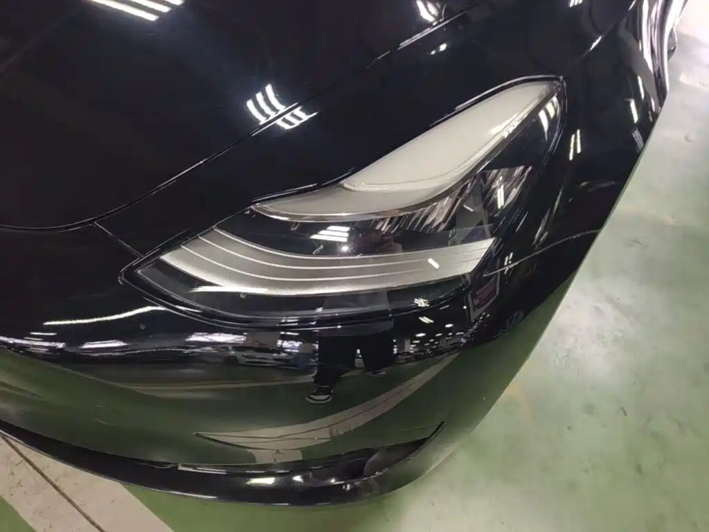 Tesla Model 3 — миниатюра 24
