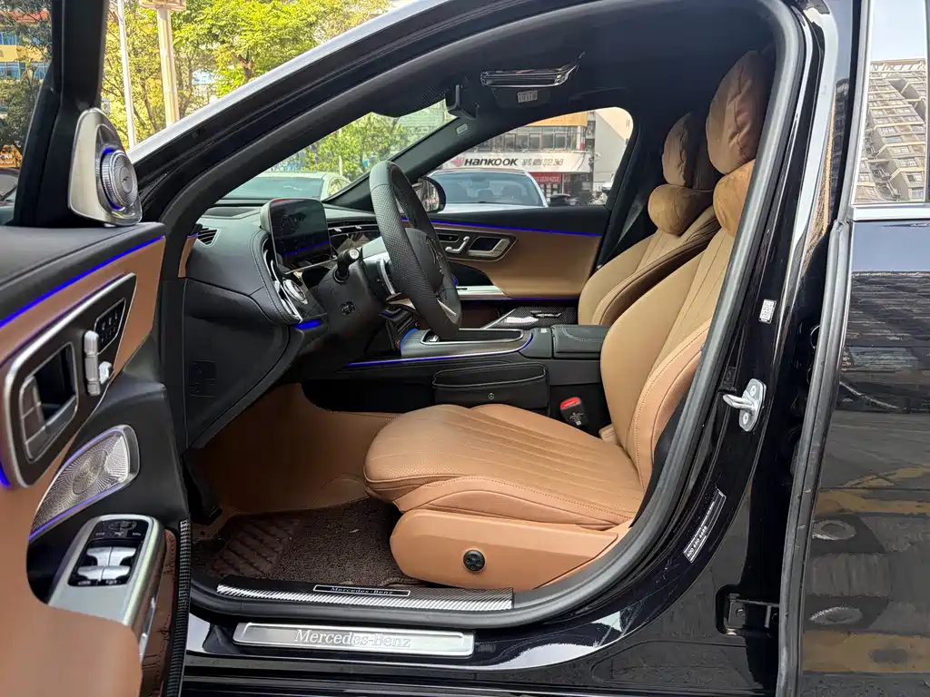 Mercedes-Benz E-Class — миниатюра 4