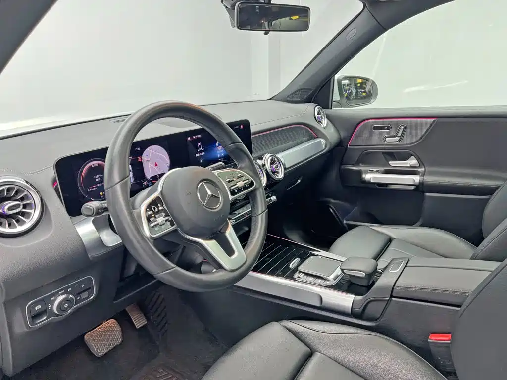 Mercedes-Benz GLB — миниатюра 13