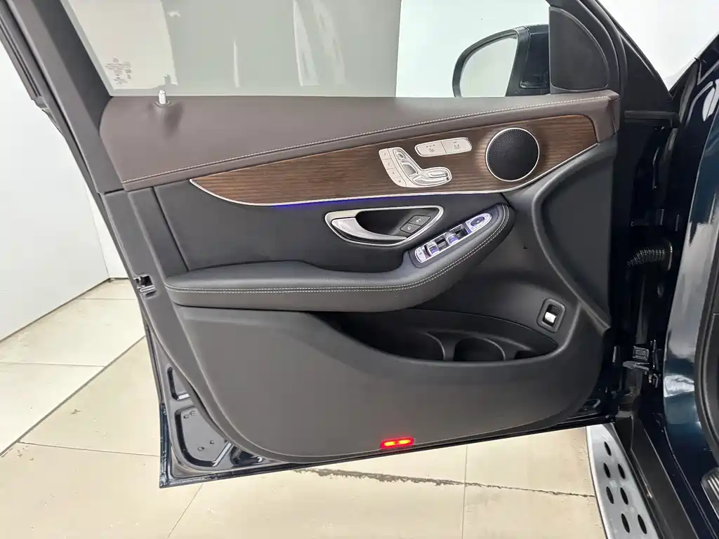 Mercedes-Benz GLC — миниатюра 10