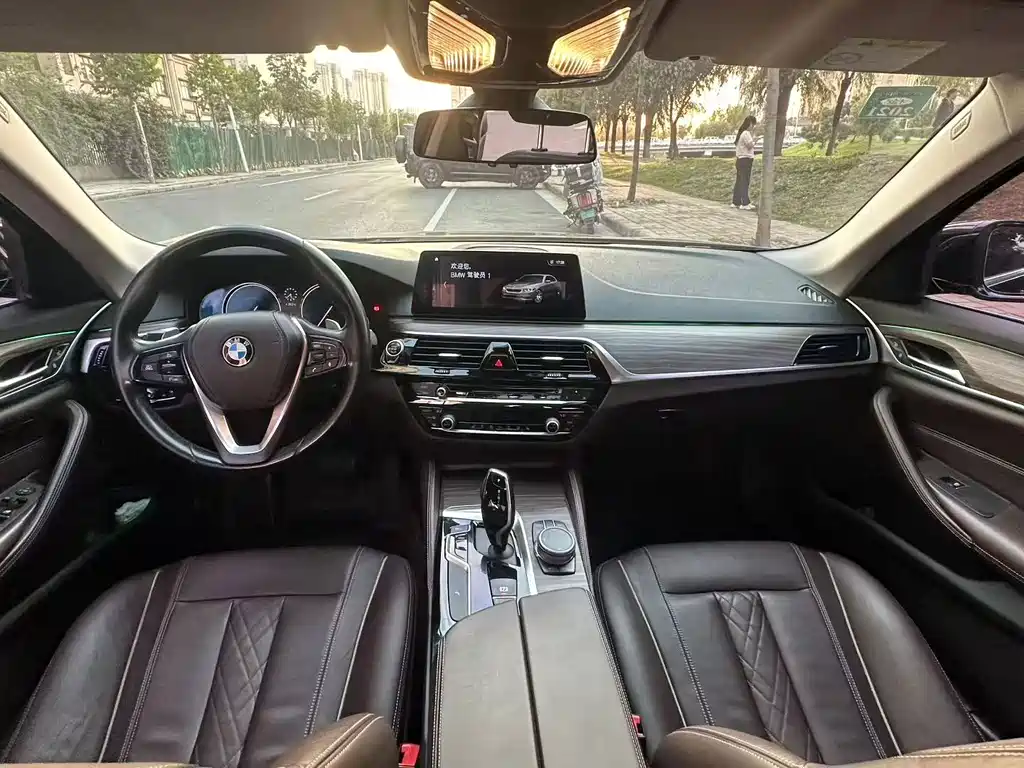 BMW 5 Series — миниатюра 5