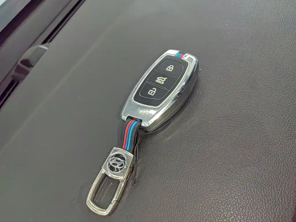 Hyundai Elantra — миниатюра 9