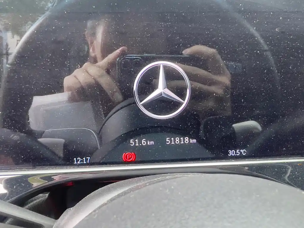 Mercedes-Benz E-Class — миниатюра 8