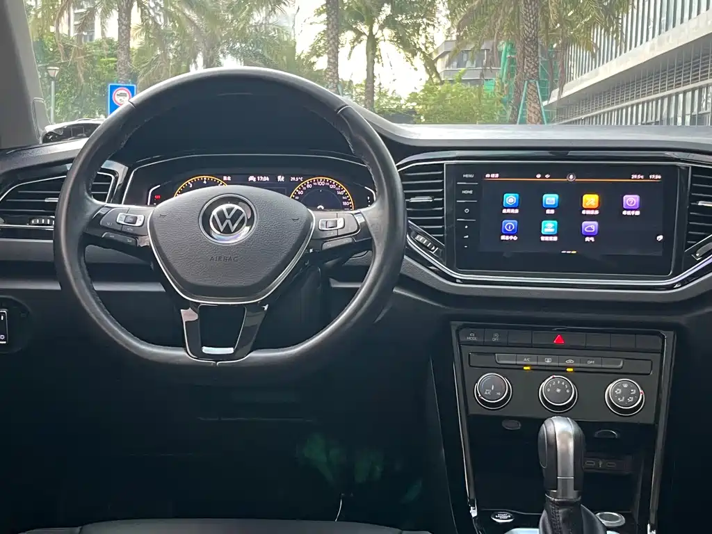 Volkswagen T-Roc — миниатюра 11