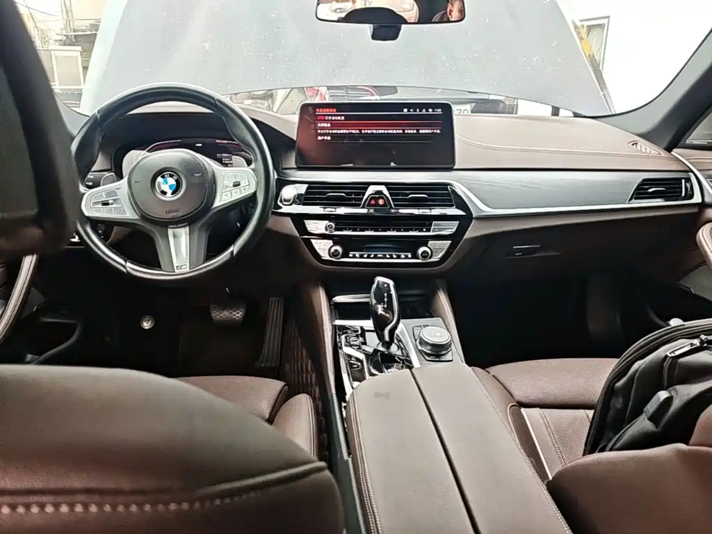 BMW 5 Series — миниатюра 10