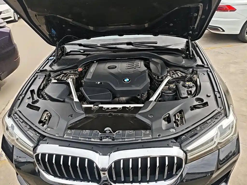 BMW 5 Series — миниатюра 20