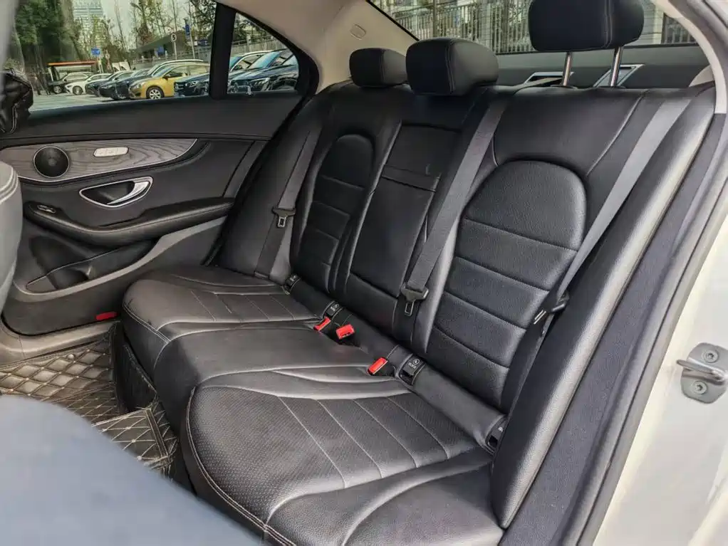 Mercedes-Benz C-Class — миниатюра 31
