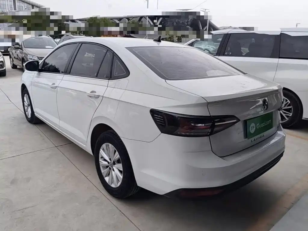 Volkswagen Lavida — миниатюра 5