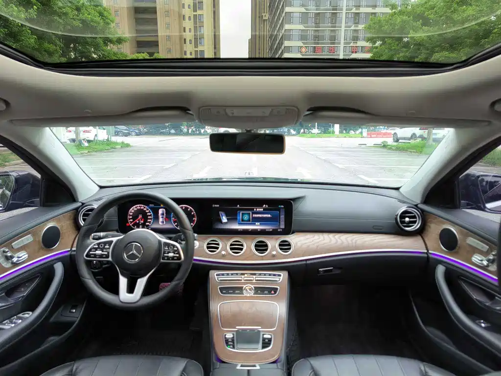 Mercedes-Benz E-Class — миниатюра 4