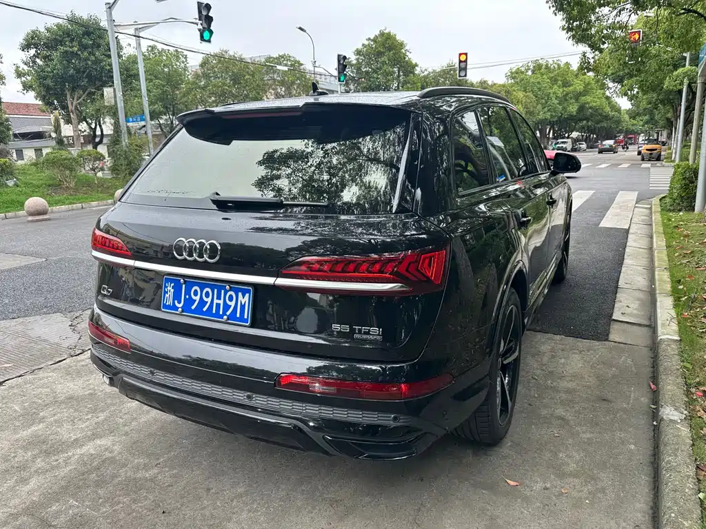 Audi Q7 — миниатюра 4