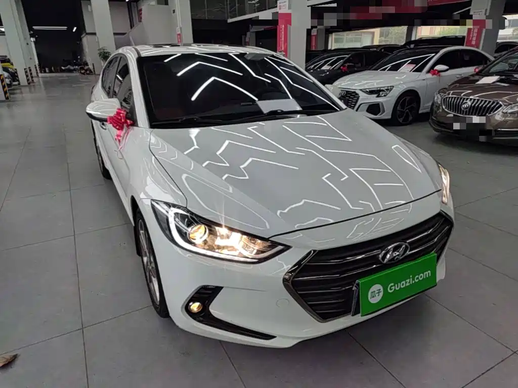 Hyundai Elantra — миниатюра 4