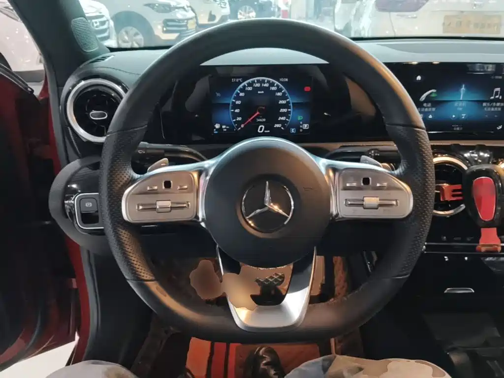 Mercedes-Benz A-Class — миниатюра 11