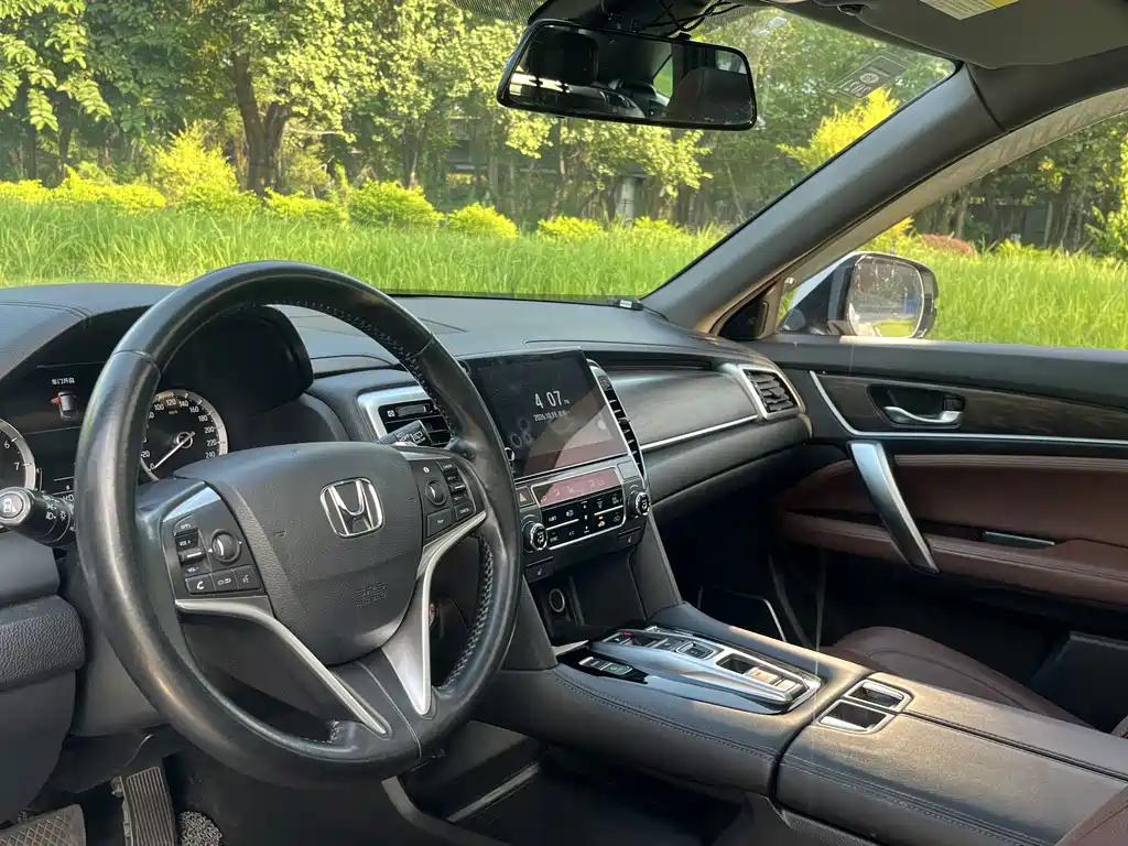 Honda UR-V — миниатюра 7