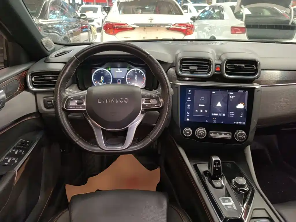 Lynk & Co 03 — миниатюра 11