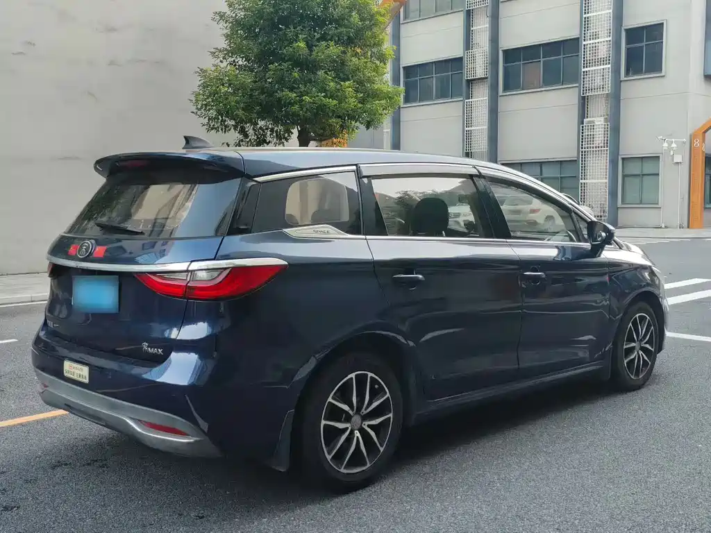 BYD MAX — миниатюра 9