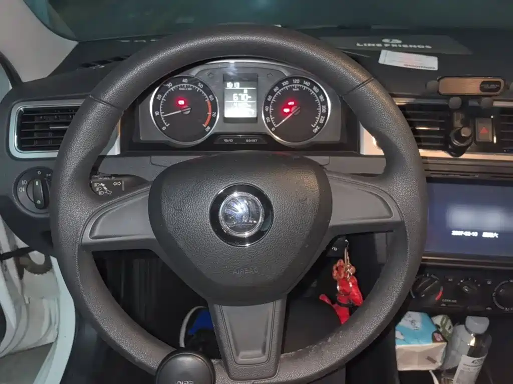 Skoda Rapid Spaceback — миниатюра 3
